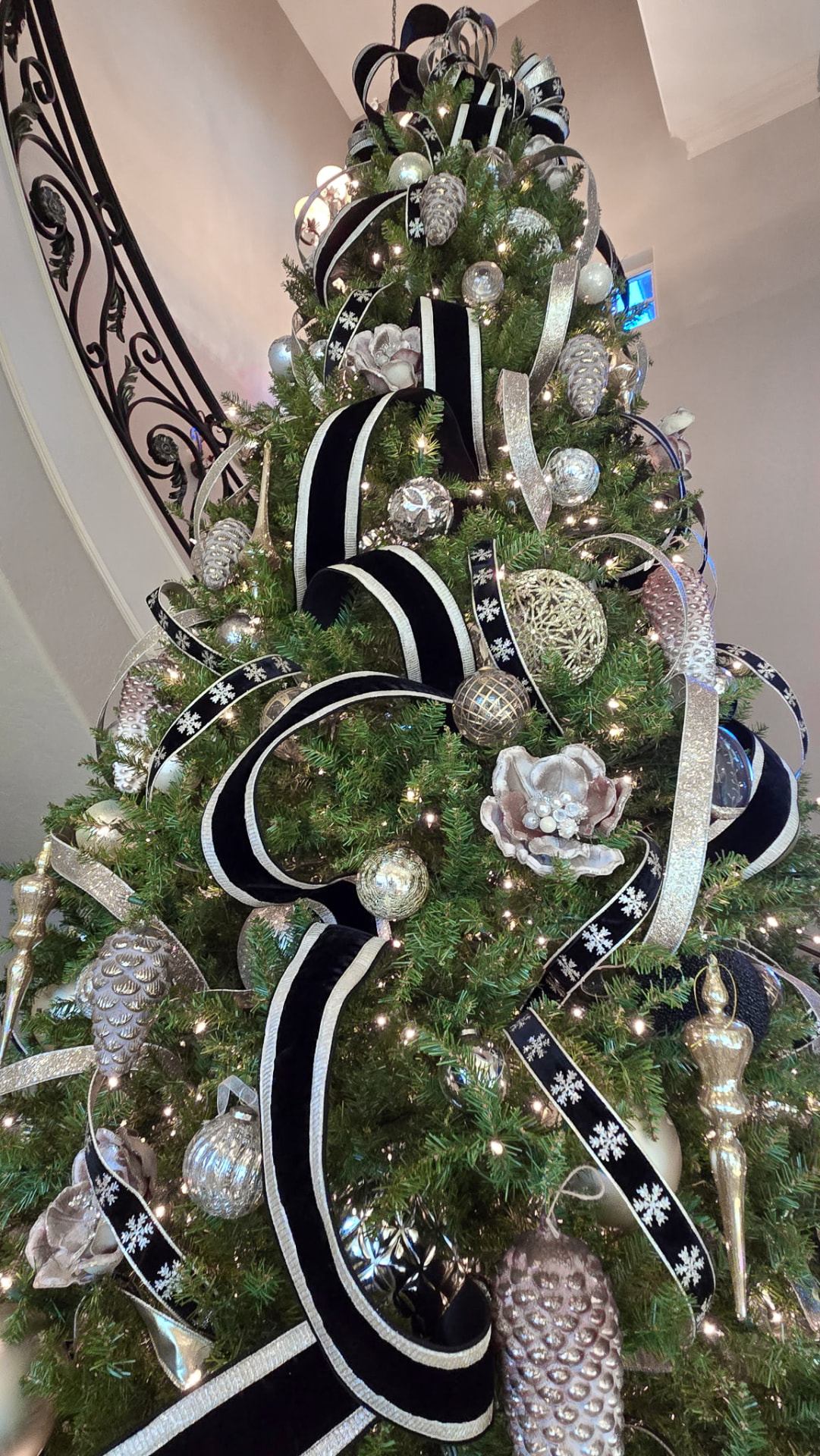 Wildflower Grace seasonal holiday arrangement 3