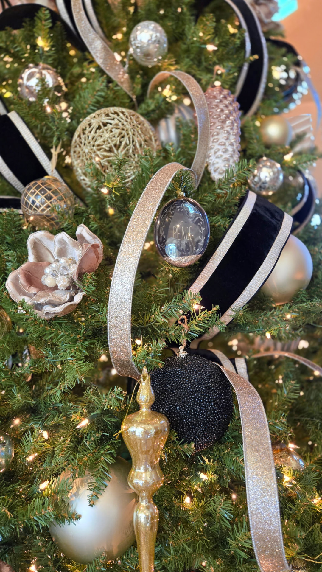 Wildflower Grace seasonal holiday arrangement 21